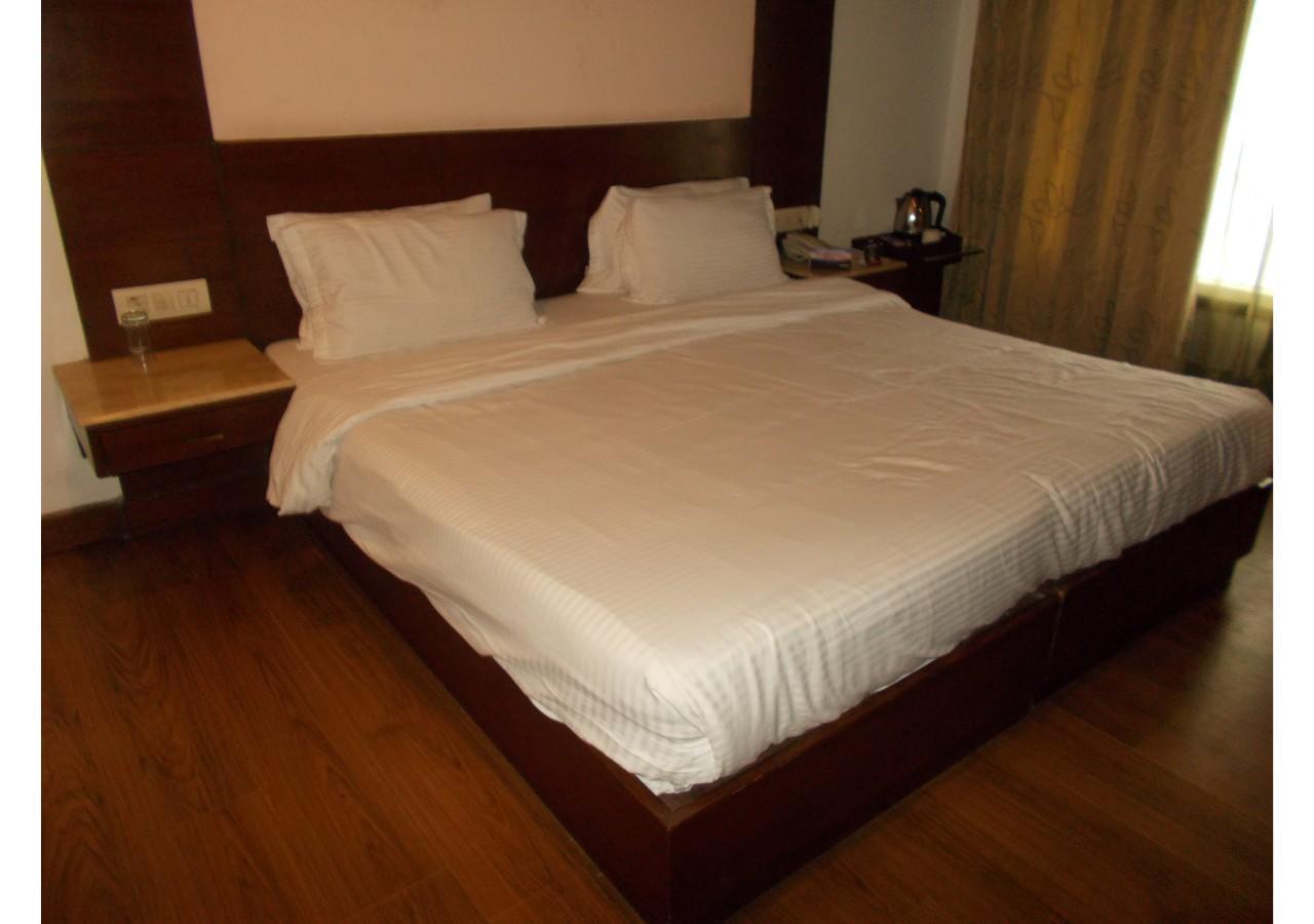 The Imperial Square Hotel Mussoorie Ngoại thất bức ảnh
