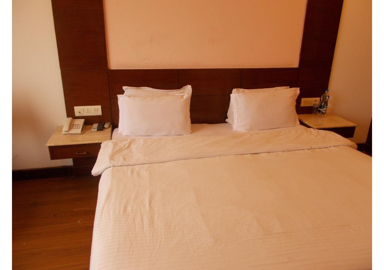 The Imperial Square Hotel Mussoorie Ngoại thất bức ảnh